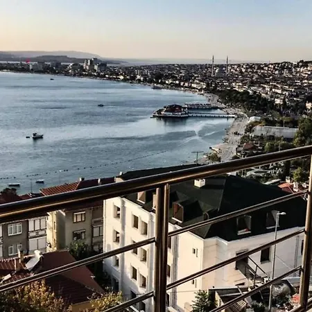 شقة سياحية مفروشة بإطلالة بحرية متميزة وجذابة